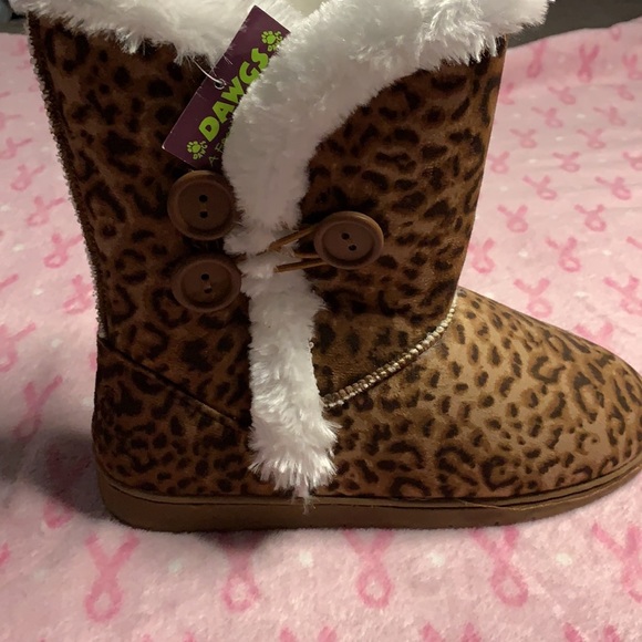 Boots - Picture 2 of 4